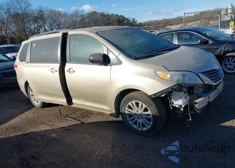 2013 Toyota Sienna Xle V6 8 Passenger from USA, damaged, VIN 5TDYK3DC6DS388793